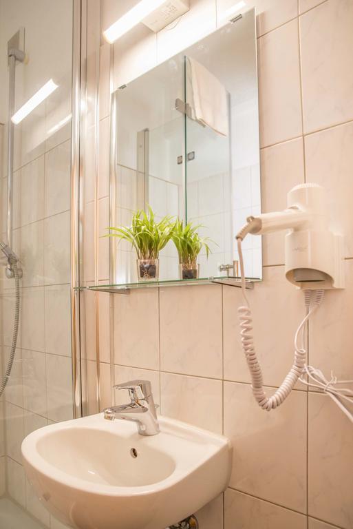 My Hostel Мюнхен Екстериор снимка